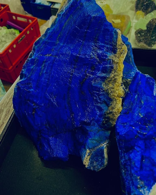 Lapis Lazuli 💙 

#lapislazuli #kunargems #afghanistan #geology #gems #preciousstones #minerals #stuttgart #gemology